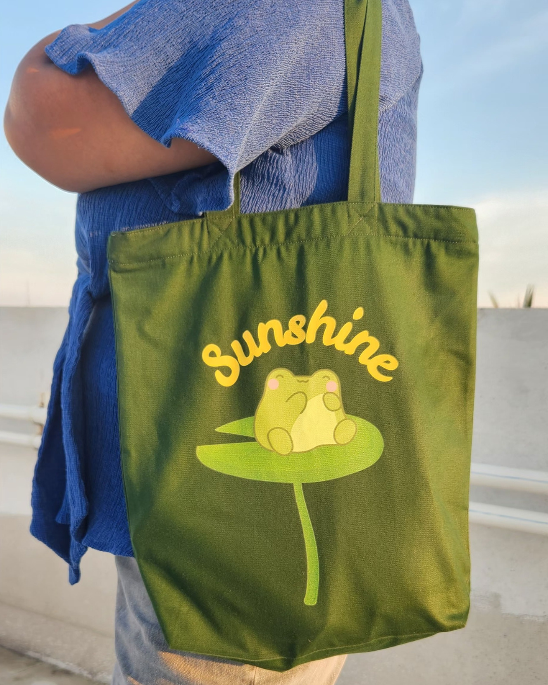 Froggy on lillypad Tote Bag - Zipper